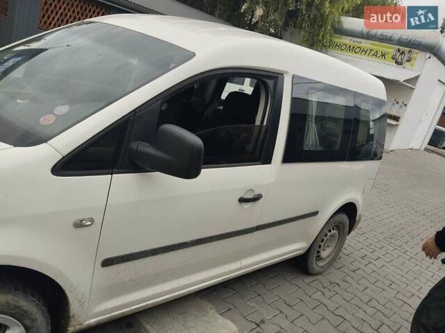 Белый Фольксваген Кадди, объемом двигателя 2 л и пробегом 280 тыс. км за 5200 $, фото 1 на Automoto.ua