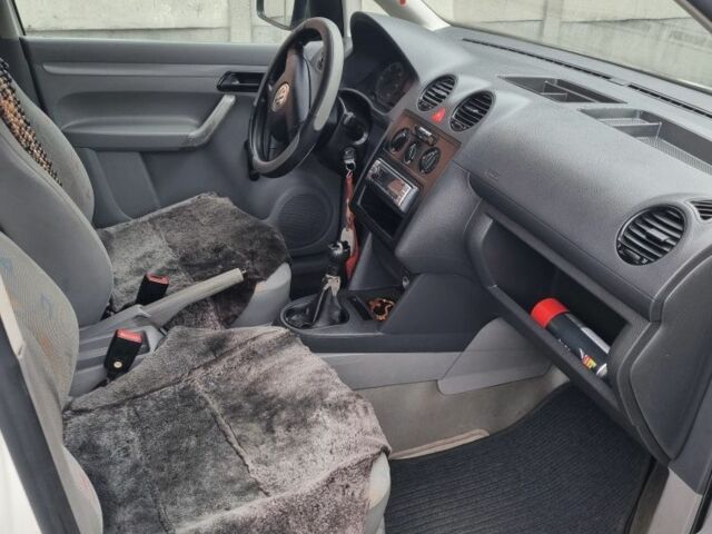 Білий Фольксваген Кадді, об'ємом двигуна 2 л та пробігом 165 тис. км за 6200 $, фото 6 на Automoto.ua