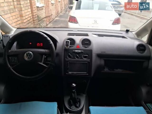 Белый Фольксваген Кадди, объемом двигателя 1.97 л и пробегом 382 тыс. км за 5000 $, фото 10 на Automoto.ua