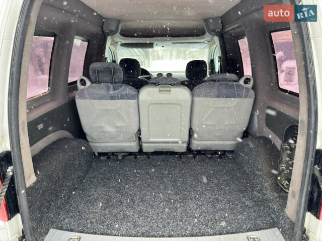 Білий Фольксваген Кадді, об'ємом двигуна 2 л та пробігом 385 тис. км за 4700 $, фото 26 на Automoto.ua