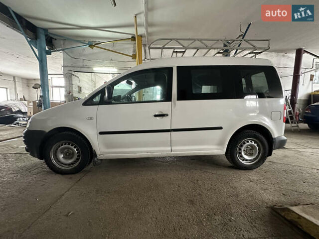 Белый Фольксваген Кадди, объемом двигателя 1.9 л и пробегом 328 тыс. км за 5480 $, фото 19 на Automoto.ua