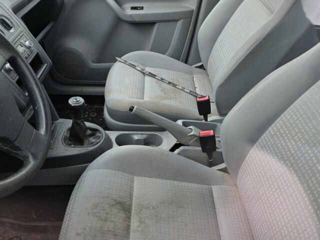 Белый Фольксваген Кадди, объемом двигателя 0 л и пробегом 240 тыс. км за 2558 $, фото 6 на Automoto.ua