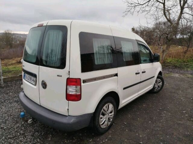 Белый Фольксваген Кадди, объемом двигателя 2 л и пробегом 230 тыс. км за 5200 $, фото 2 на Automoto.ua