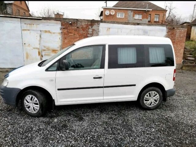 Белый Фольксваген Кадди, объемом двигателя 2 л и пробегом 230 тыс. км за 5200 $, фото 4 на Automoto.ua