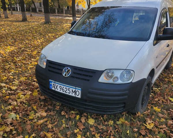 Белый Фольксваген Кадди, объемом двигателя 1.39 л и пробегом 239 тыс. км за 4300 $, фото 2 на Automoto.ua