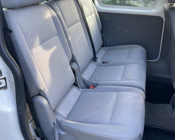 Белый Фольксваген Кадди, объемом двигателя 1.4 л и пробегом 310 тыс. км за 4800 $, фото 3 на Automoto.ua