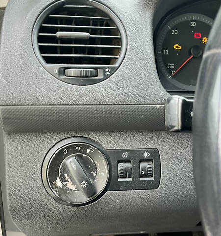 Белый Фольксваген Кадди, объемом двигателя 1.9 л и пробегом 266 тыс. км за 5000 $, фото 11 на Automoto.ua