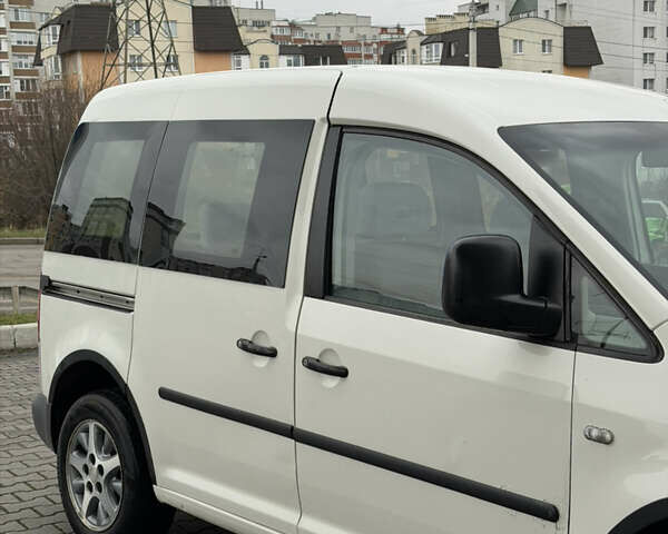 Белый Фольксваген Кадди, объемом двигателя 2 л и пробегом 234 тыс. км за 4550 $, фото 9 на Automoto.ua