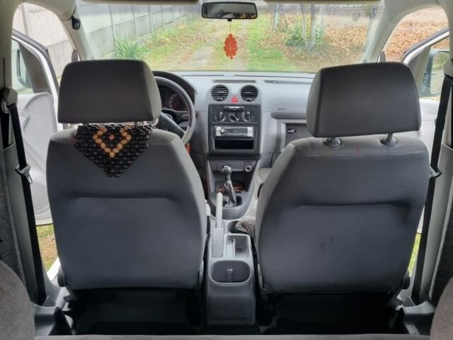 Білий Фольксваген Кадді, об'ємом двигуна 2 л та пробігом 165 тис. км за 6200 $, фото 16 на Automoto.ua