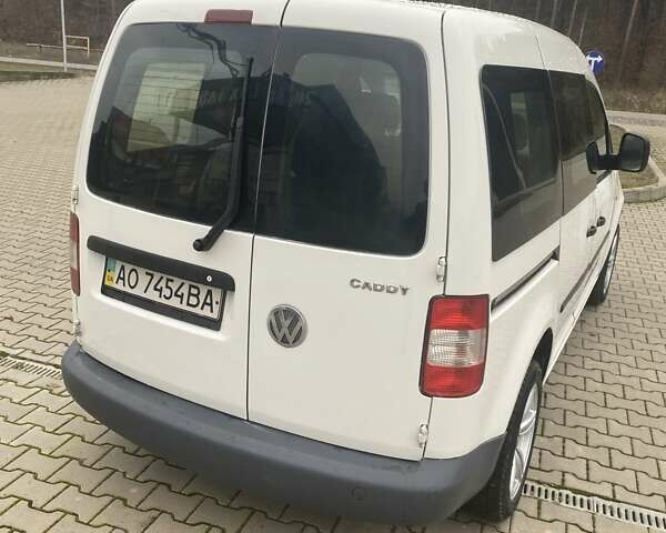 Белый Фольксваген Кадди, объемом двигателя 1.97 л и пробегом 337 тыс. км за 4100 $, фото 1 на Automoto.ua