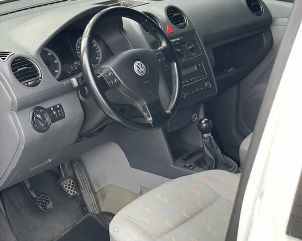 Білий Фольксваген Кадді, об'ємом двигуна 1.9 л та пробігом 266 тис. км за 5250 $, фото 23 на Automoto.ua