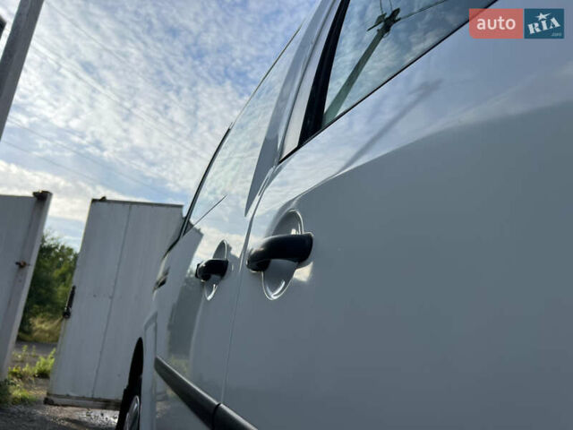 Білий Фольксваген Кадді, об'ємом двигуна 2 л та пробігом 400 тис. км за 3950 $, фото 11 на Automoto.ua