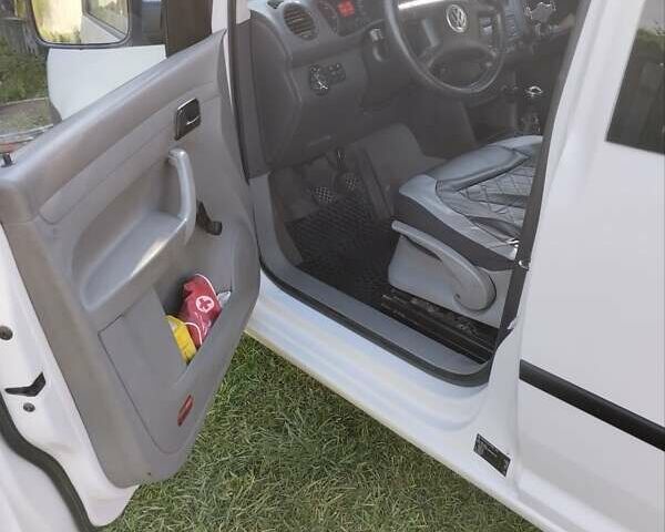 Білий Фольксваген Кадді, об'ємом двигуна 1.9 л та пробігом 377 тис. км за 5300 $, фото 13 на Automoto.ua
