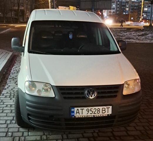 Белый Фольксваген Кадди, объемом двигателя 2 л и пробегом 320 тыс. км за 4350 $, фото 1 на Automoto.ua