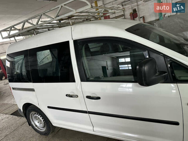 Белый Фольксваген Кадди, объемом двигателя 1.9 л и пробегом 328 тыс. км за 5480 $, фото 22 на Automoto.ua