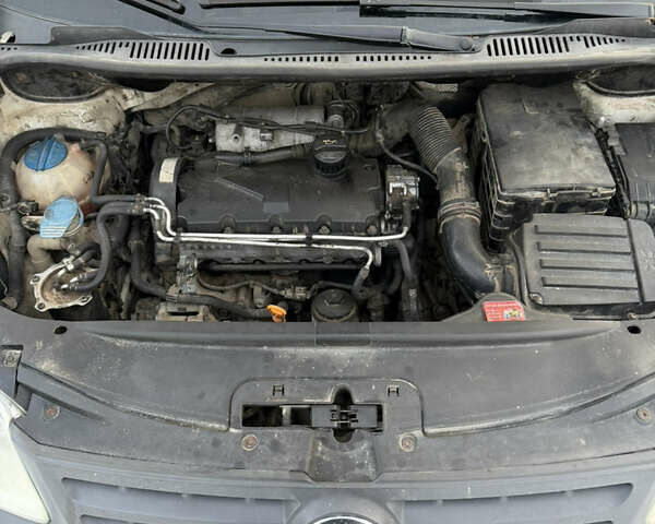 Білий Фольксваген Кадді, об'ємом двигуна 1.97 л та пробігом 327 тис. км за 4200 $, фото 12 на Automoto.ua