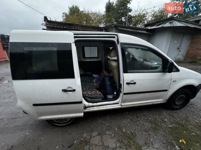 Белый Фольксваген Кадди, объемом двигателя 1.4 л и пробегом 321 тыс. км за 3350 $, фото 3 на Automoto.ua