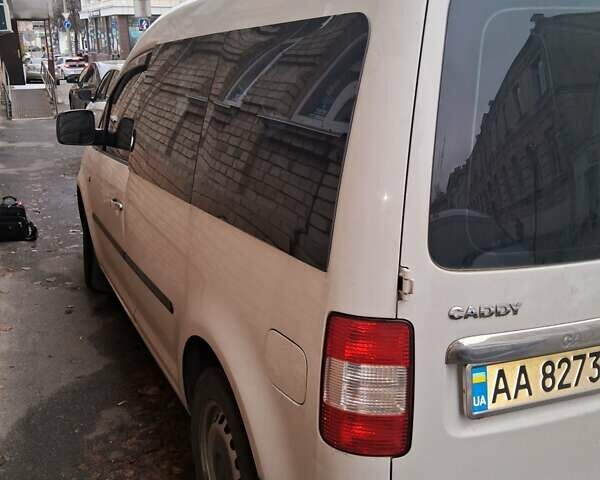 Белый Фольксваген Кадди, объемом двигателя 1.97 л и пробегом 382 тыс. км за 5000 $, фото 3 на Automoto.ua