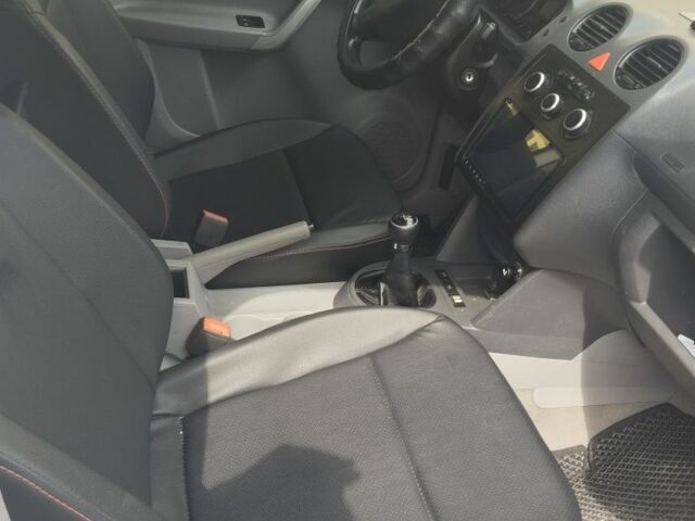 Белый Фольксваген Кадди, объемом двигателя 1.4 л и пробегом 290 тыс. км за 5050 $, фото 12 на Automoto.ua