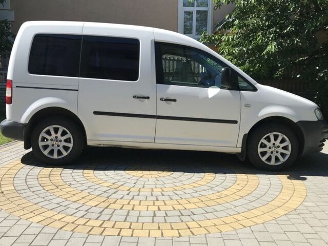 Белый Фольксваген Кадди, объемом двигателя 1.4 л и пробегом 215 тыс. км за 4651 $, фото 2 на Automoto.ua