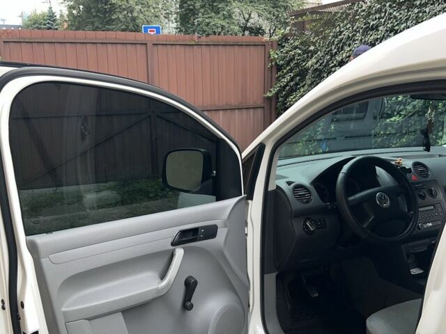 Белый Фольксваген Кадди, объемом двигателя 1.9 л и пробегом 309 тыс. км за 4200 $, фото 5 на Automoto.ua