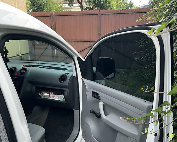 Білий Фольксваген Кадді, об'ємом двигуна 1.9 л та пробігом 310 тис. км за 4200 $, фото 3 на Automoto.ua