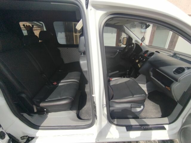 Белый Фольксваген Кадди, объемом двигателя 1.4 л и пробегом 290 тыс. км за 5050 $, фото 8 на Automoto.ua