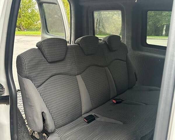 Белый Фольксваген Кадди, объемом двигателя 1.97 л и пробегом 334 тыс. км за 4850 $, фото 2 на Automoto.ua