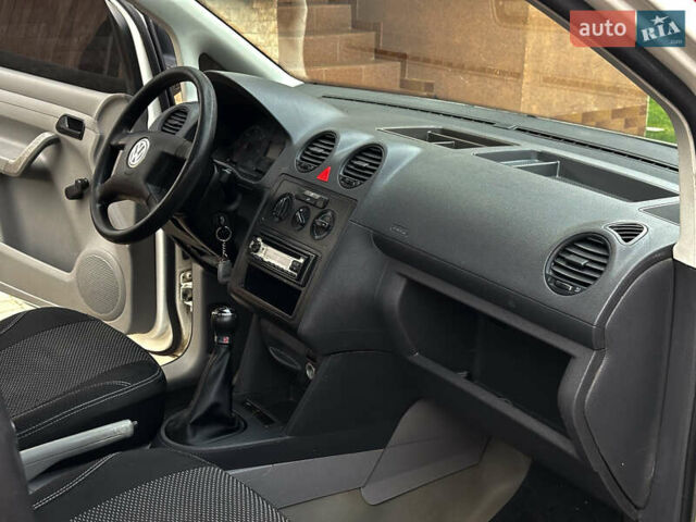 Белый Фольксваген Кадди, объемом двигателя 1.9 л и пробегом 360 тыс. км за 5200 $, фото 23 на Automoto.ua