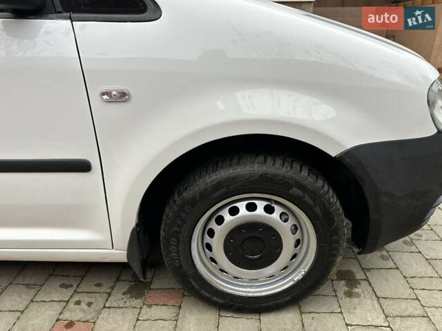 Белый Фольксваген Кадди, объемом двигателя 1.9 л и пробегом 360 тыс. км за 5200 $, фото 20 на Automoto.ua