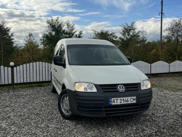 Белый Фольксваген Кадди, объемом двигателя 2 л и пробегом 270 тыс. км за 3900 $, фото 1 на Automoto.ua