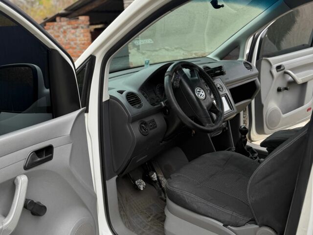 Білий Фольксваген Кадді, об'ємом двигуна 1.4 л та пробігом 220 тис. км за 4000 $, фото 1 на Automoto.ua