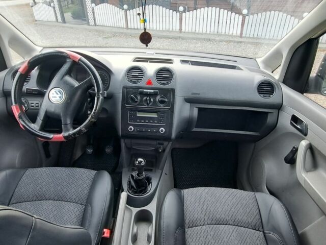 Белый Фольксваген Кадди, объемом двигателя 2 л и пробегом 270 тыс. км за 3900 $, фото 5 на Automoto.ua