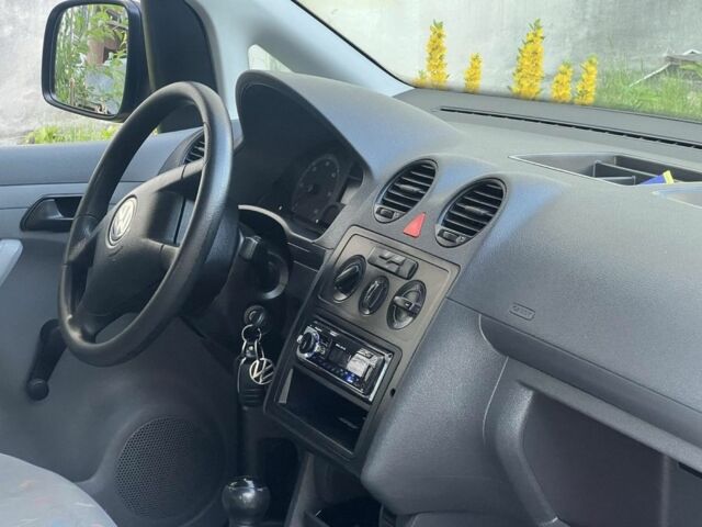 Белый Фольксваген Кадди, объемом двигателя 1.9 л и пробегом 284 тыс. км за 5350 $, фото 5 на Automoto.ua