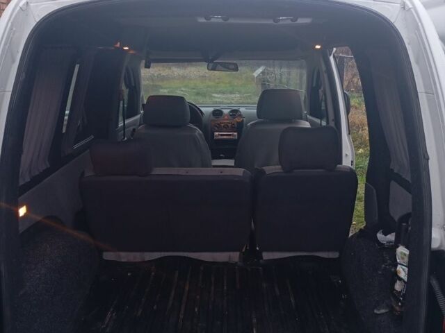 Белый Фольксваген Кадди, объемом двигателя 2 л и пробегом 185 тыс. км за 6300 $, фото 3 на Automoto.ua