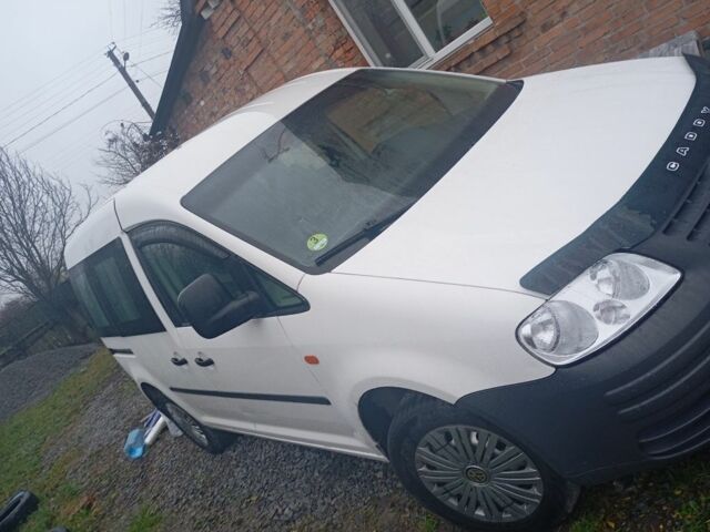 Белый Фольксваген Кадди, объемом двигателя 2 л и пробегом 185 тыс. км за 6300 $, фото 1 на Automoto.ua