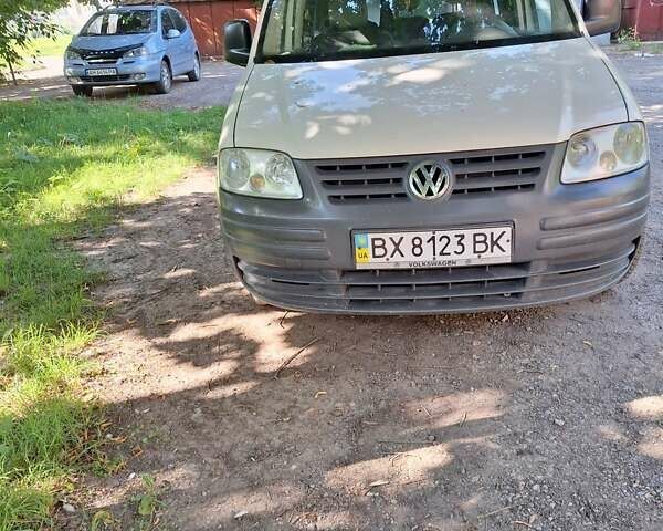 Белый Фольксваген Кадди, объемом двигателя 1.97 л и пробегом 280 тыс. км за 4200 $, фото 1 на Automoto.ua