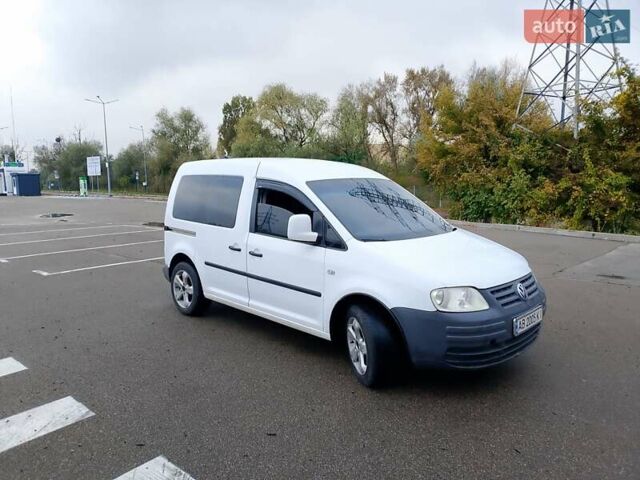 Белый Фольксваген Кадди, объемом двигателя 1.9 л и пробегом 298 тыс. км за 5000 $, фото 1 на Automoto.ua