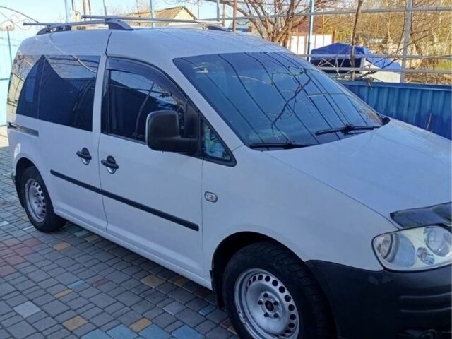 Белый Фольксваген Кадди, объемом двигателя 1.6 л и пробегом 30 тыс. км за 5000 $, фото 1 на Automoto.ua