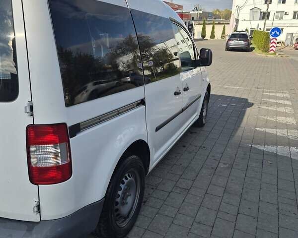 Белый Фольксваген Кадди, объемом двигателя 2 л и пробегом 313 тыс. км за 4700 $, фото 4 на Automoto.ua