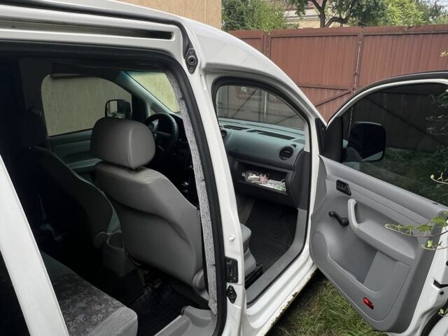 Белый Фольксваген Кадди, объемом двигателя 1.9 л и пробегом 309 тыс. км за 4200 $, фото 6 на Automoto.ua