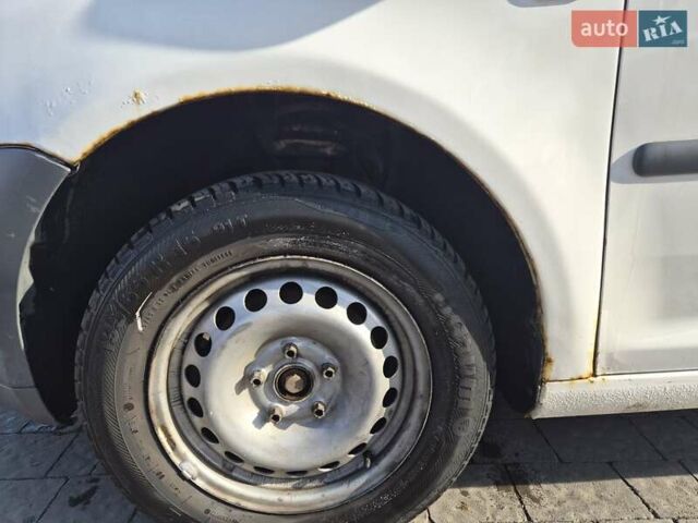 Белый Фольксваген Кадди, объемом двигателя 2 л и пробегом 313 тыс. км за 4700 $, фото 7 на Automoto.ua