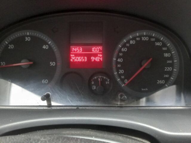 Білий Фольксваген Кадді, об'ємом двигуна 2 л та пробігом 250 тис. км за 5900 $, фото 3 на Automoto.ua