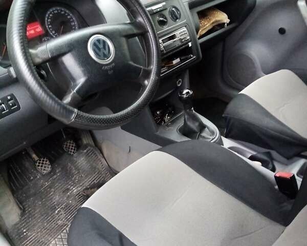 Белый Фольксваген Кадди, объемом двигателя 2 л и пробегом 291 тыс. км за 5200 $, фото 1 на Automoto.ua