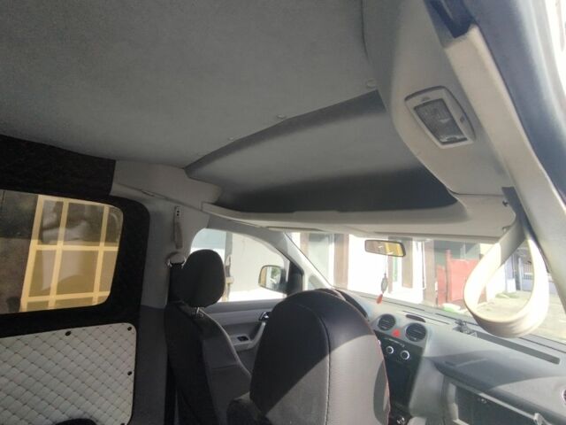 Белый Фольксваген Кадди, объемом двигателя 1.4 л и пробегом 290 тыс. км за 5050 $, фото 15 на Automoto.ua