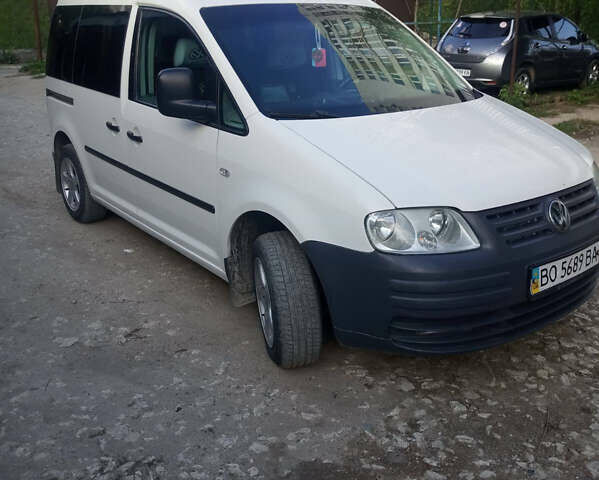 Белый Фольксваген Кадди, объемом двигателя 2 л и пробегом 362 тыс. км за 5200 $, фото 2 на Automoto.ua