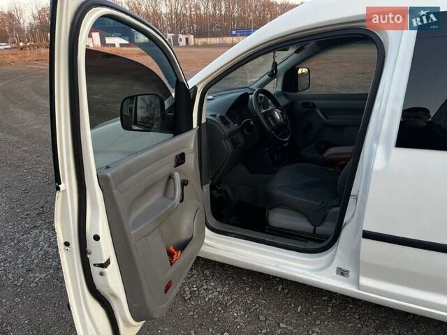 Білий Фольксваген Кадді, об'ємом двигуна 2 л та пробігом 303 тис. км за 4300 $, фото 3 на Automoto.ua