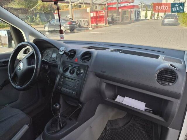 Белый Фольксваген Кадди, объемом двигателя 2 л и пробегом 313 тыс. км за 4700 $, фото 11 на Automoto.ua