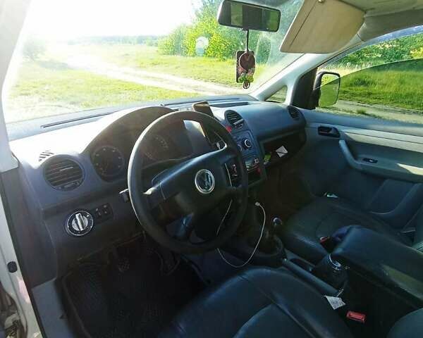 Білий Фольксваген Кадді, об'ємом двигуна 2 л та пробігом 437 тис. км за 3900 $, фото 7 на Automoto.ua