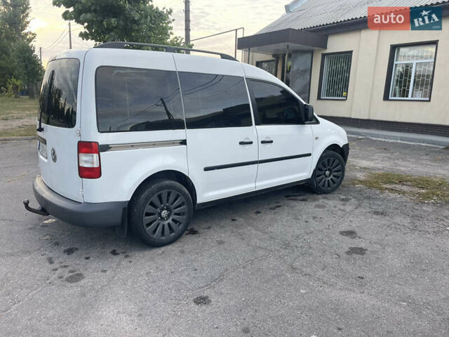 Белый Фольксваген Кадди, объемом двигателя 1.97 л и пробегом 220 тыс. км за 5500 $, фото 4 на Automoto.ua
